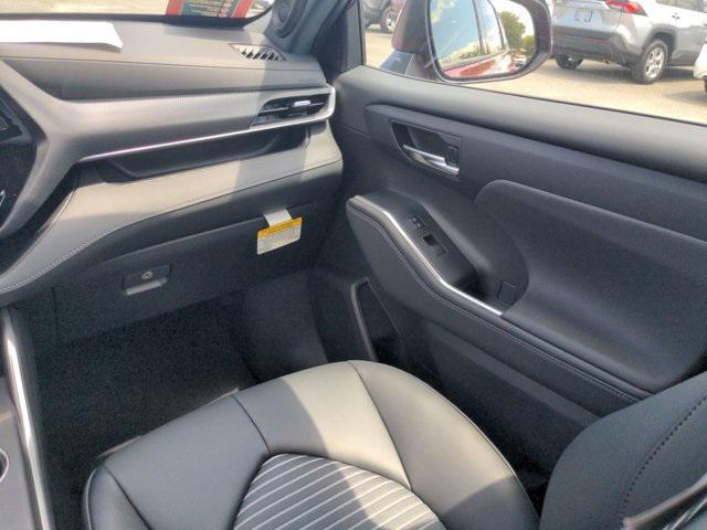 used 2022 Toyota Highlander car, priced at $32,985