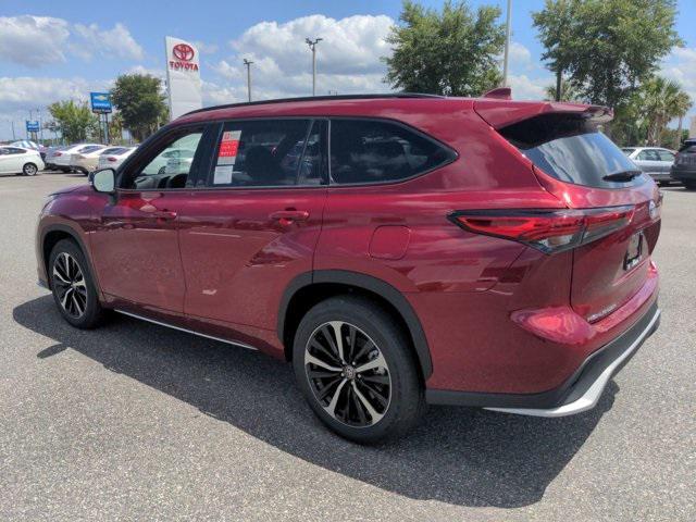 used 2022 Toyota Highlander car, priced at $32,985