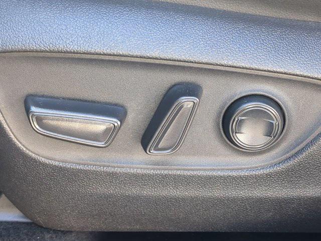 used 2020 Toyota Highlander Hybrid car, priced at $29,835