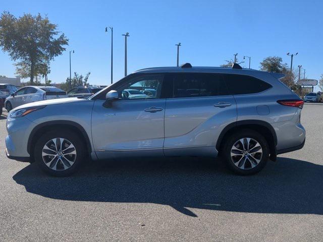 used 2020 Toyota Highlander Hybrid car, priced at $29,835