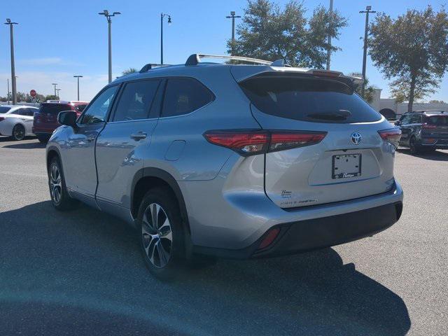 used 2020 Toyota Highlander Hybrid car, priced at $29,835