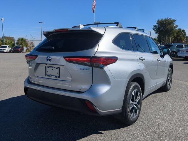used 2020 Toyota Highlander Hybrid car, priced at $29,835