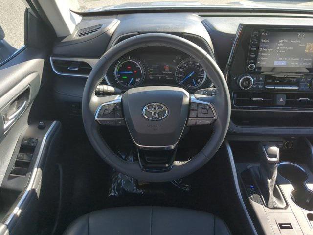 used 2020 Toyota Highlander Hybrid car, priced at $29,835
