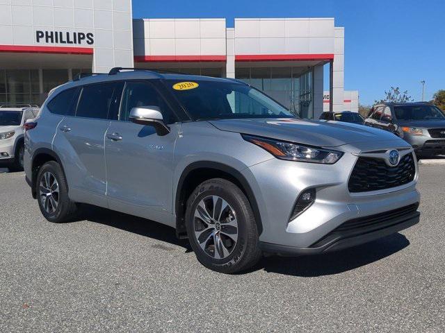 used 2020 Toyota Highlander Hybrid car, priced at $29,835
