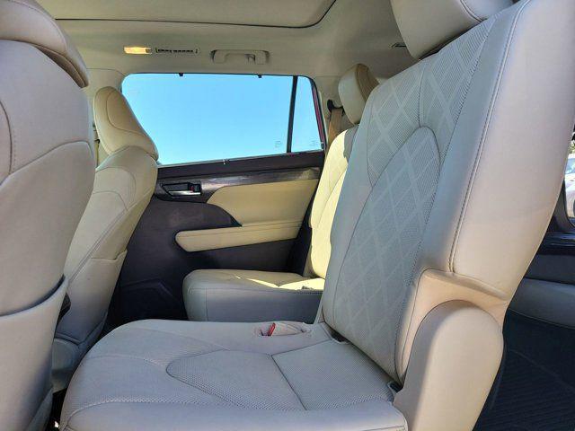 used 2022 Toyota Highlander Hybrid car, priced at $32,971