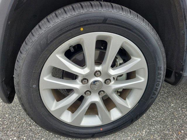 used 2017 Jeep Grand Cherokee car, priced at $18,988