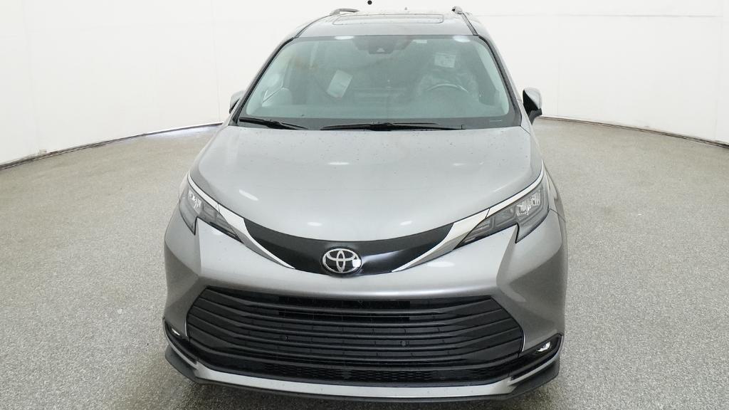 new 2026 Toyota Sienna car, priced at $50,239