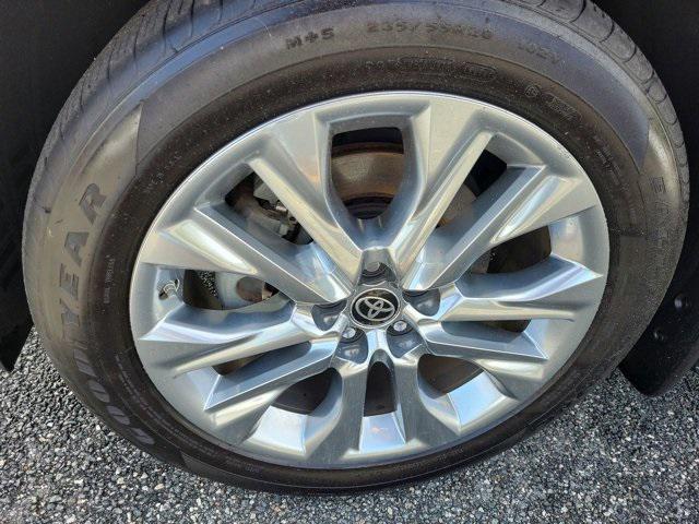 used 2022 Toyota Highlander Hybrid car, priced at $36,995