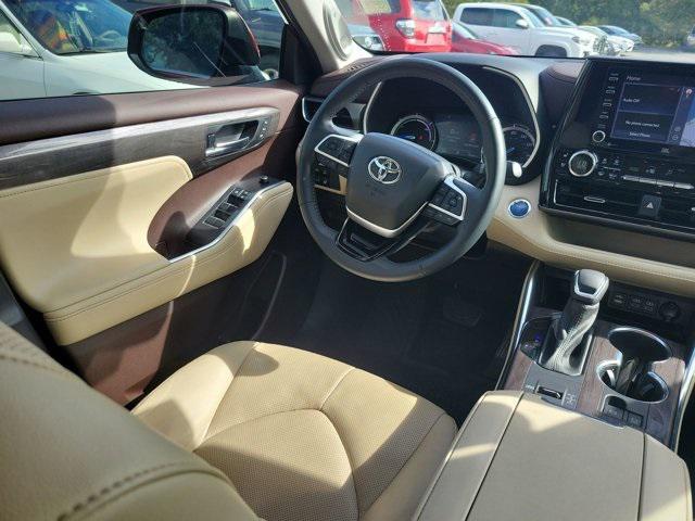 used 2022 Toyota Highlander Hybrid car, priced at $36,995