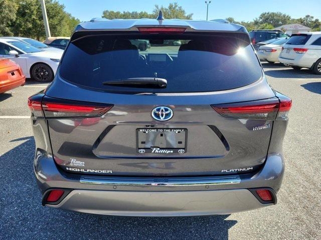 used 2024 Toyota Highlander Hybrid car, priced at $49,599