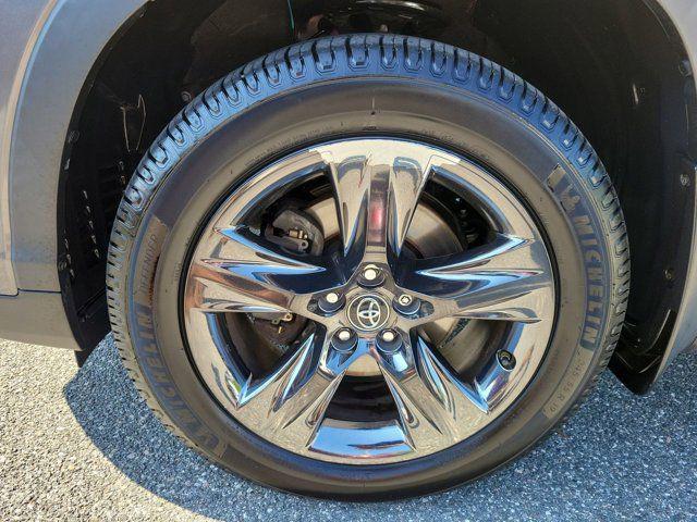 used 2018 Toyota Highlander car, priced at $27,998