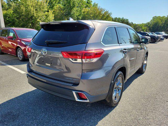 used 2018 Toyota Highlander car, priced at $27,998