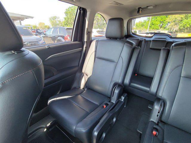 used 2018 Toyota Highlander car, priced at $27,998