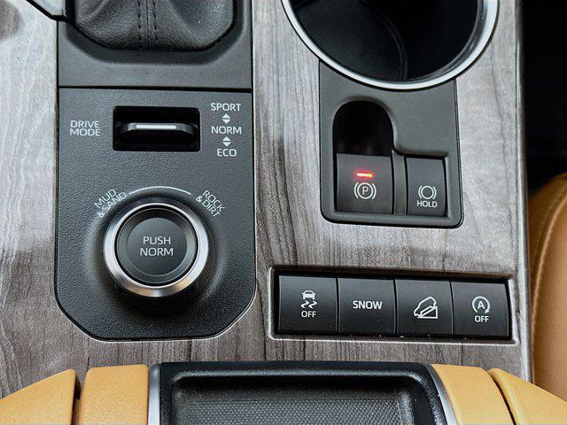 used 2020 Toyota Highlander car, priced at $35,841