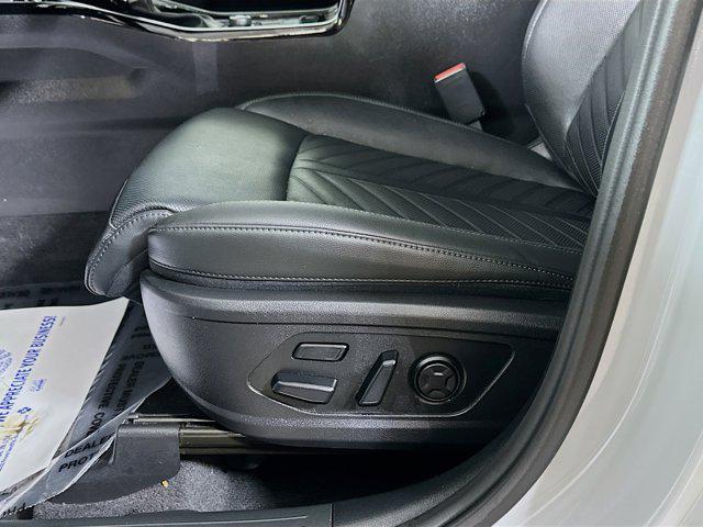 used 2024 Kia Sorento car, priced at $35,371