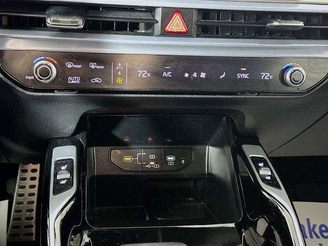 used 2024 Kia Sorento car, priced at $35,371