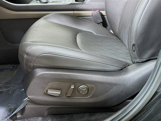 new 2026 Kia Carnival Hybrid car, priced at $41,715