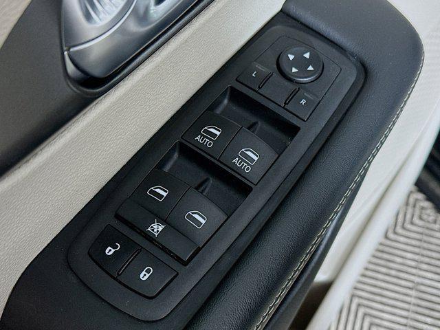 used 2024 Chrysler Pacifica car, priced at $28,262