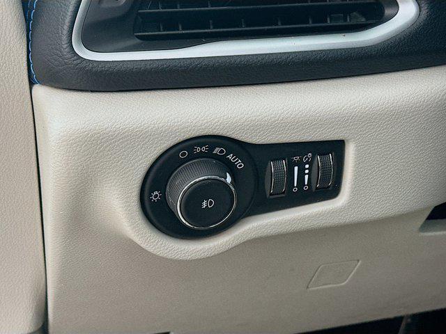 used 2021 Chrysler Pacifica car, priced at $20,999