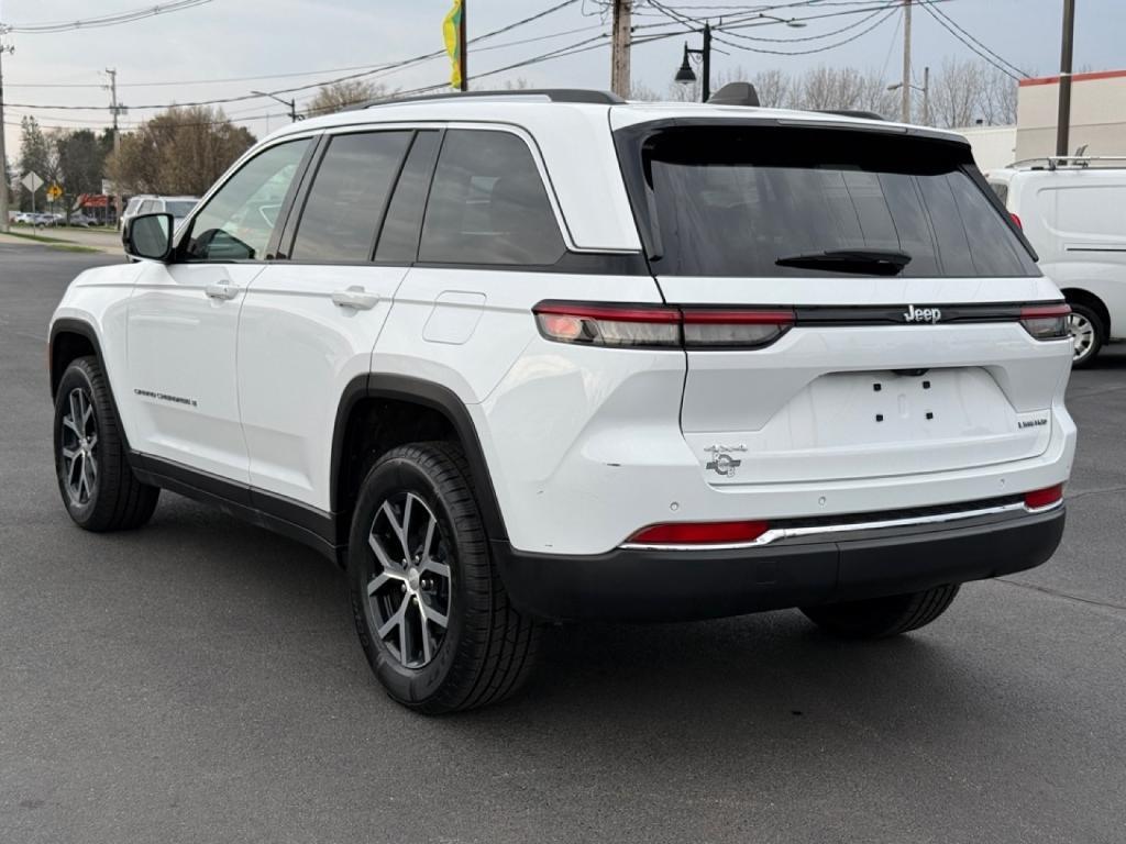 used 2023 Jeep Grand Cherokee car, priced at $29,246