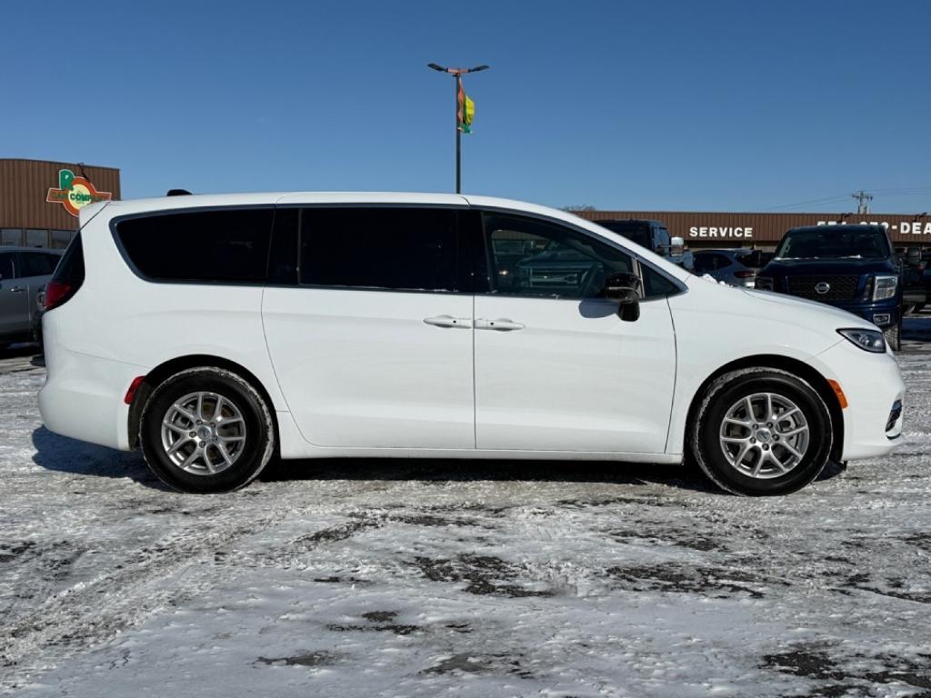 used 2025 Chrysler Pacifica car, priced at $28,991