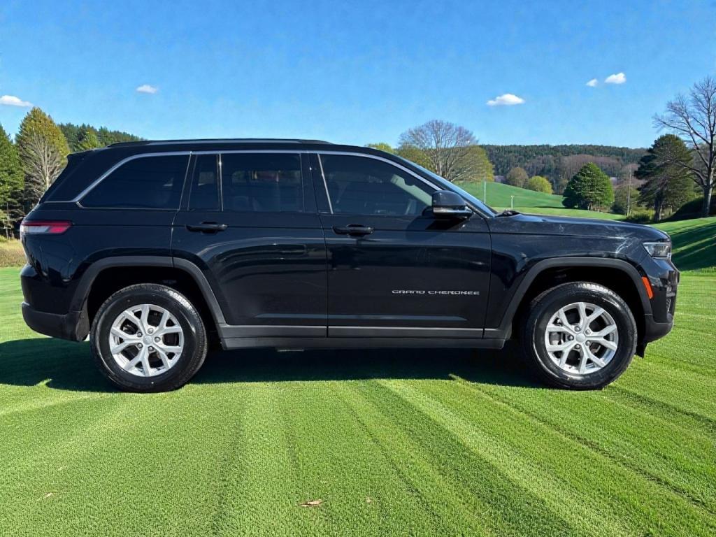 used 2023 Jeep Grand Cherokee car, priced at $30,131