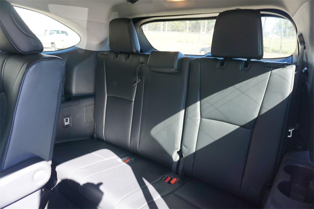 used 2023 Toyota Highlander car, priced at $33,500