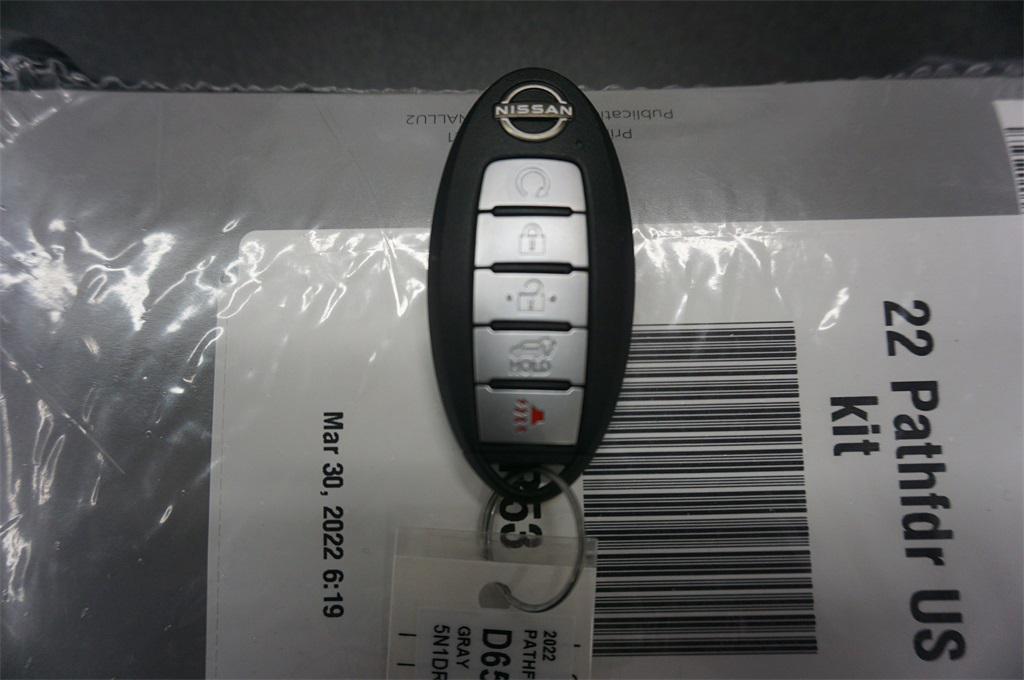 2022 Boulder Gray Pearl Nissan Pathfinder