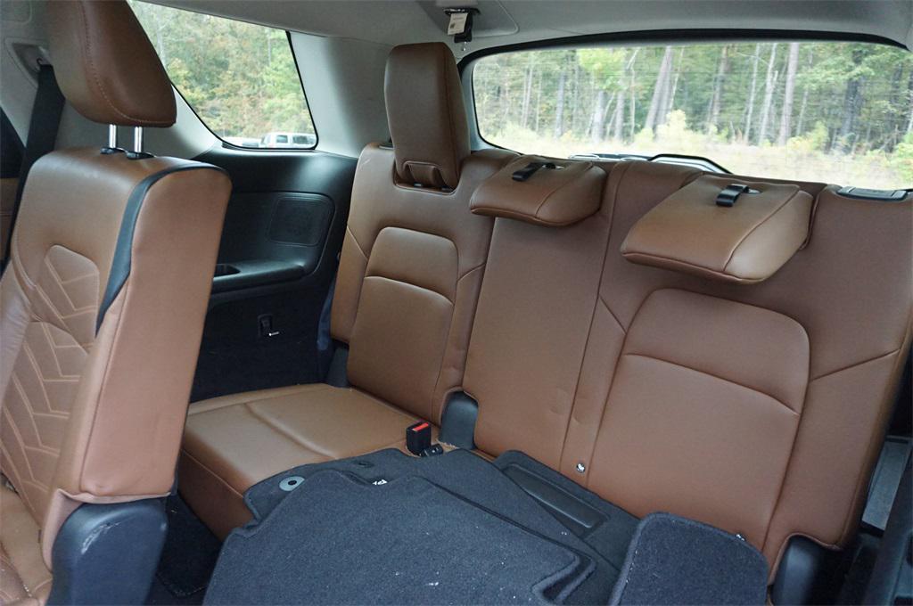 2022 Boulder Gray Pearl Nissan Pathfinder