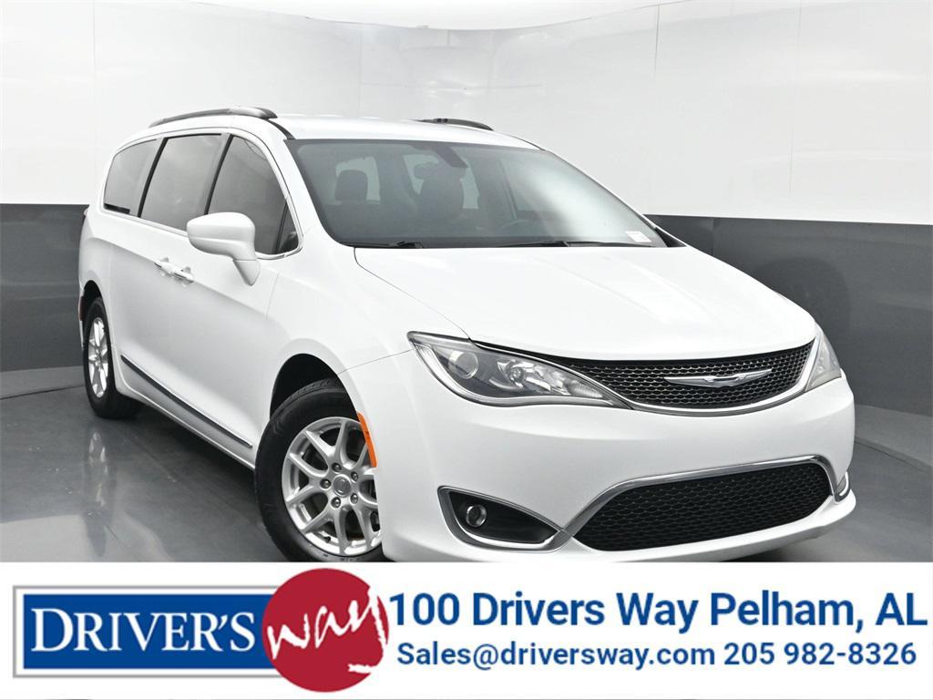 used 2017 Chrysler Pacifica car, priced at $11,250