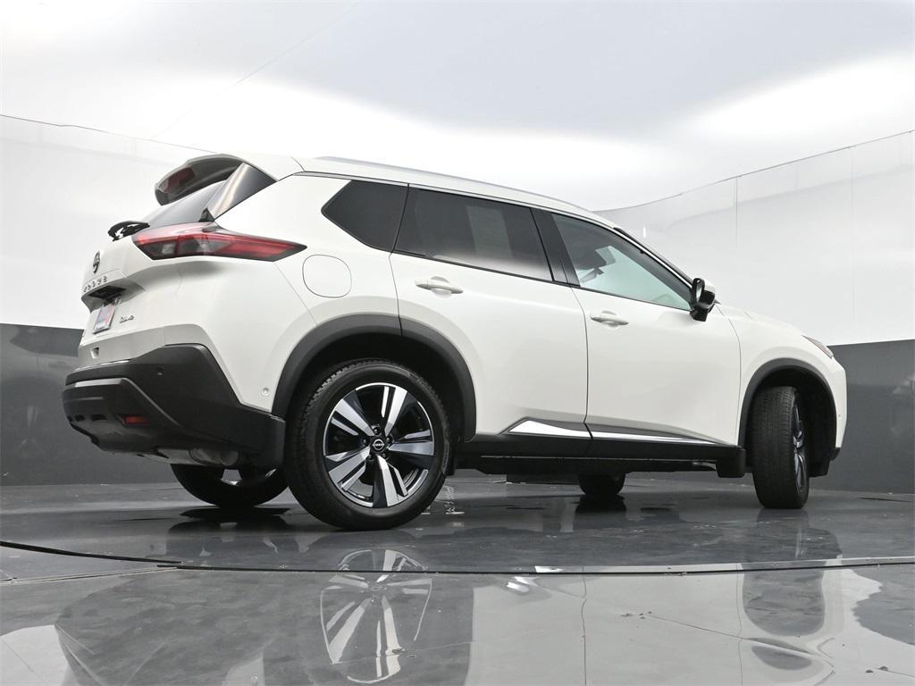 2022 Pearl White Tricoat Nissan Rogue