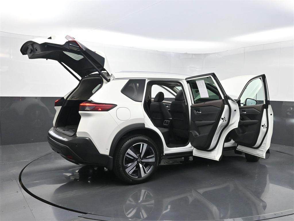 2022 Pearl White Tricoat Nissan Rogue