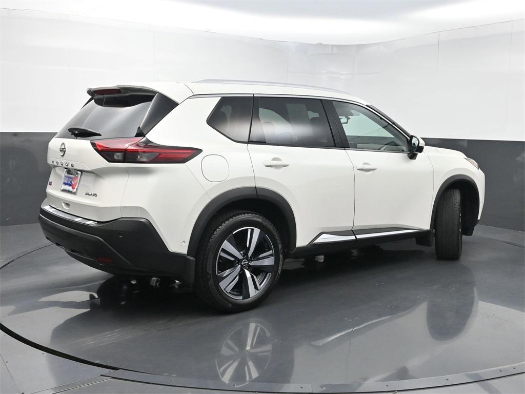 2022 Pearl White Tricoat Nissan Rogue