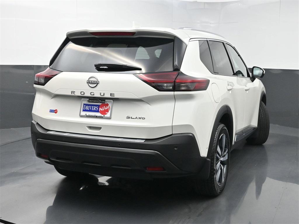 2022 Pearl White Tricoat Nissan Rogue