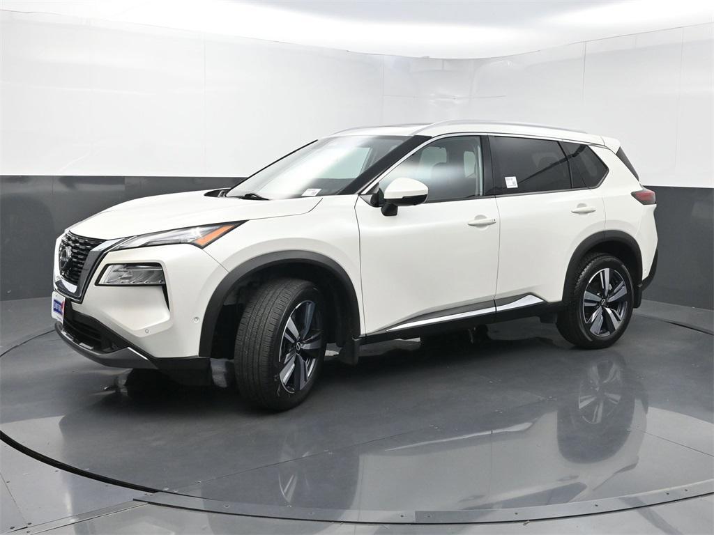 2022 Pearl White Tricoat Nissan Rogue