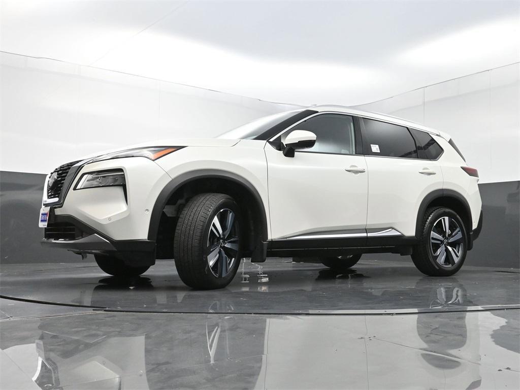 2022 Pearl White Tricoat Nissan Rogue
