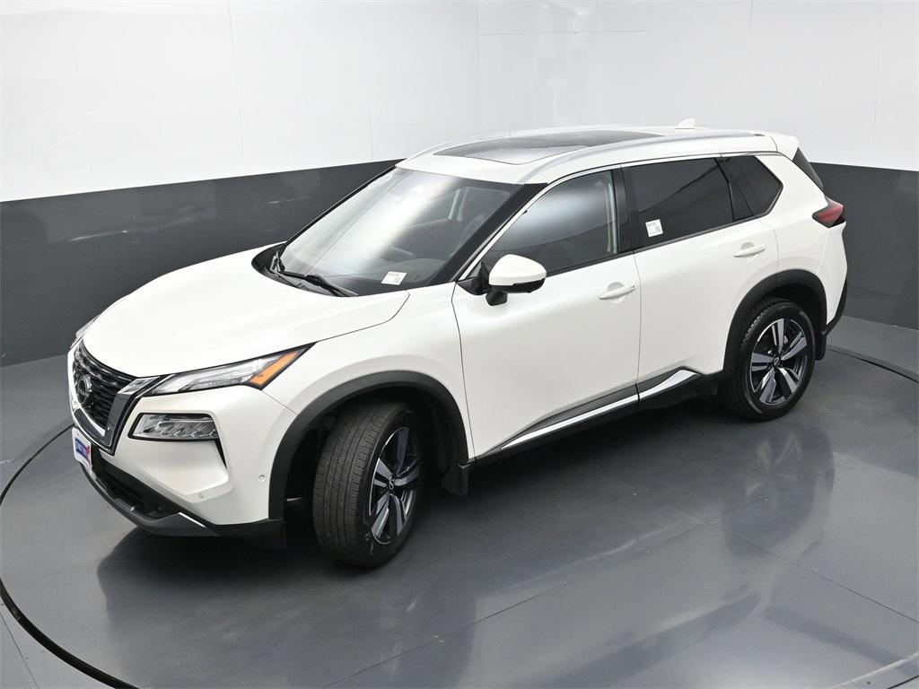 2022 Pearl White Tricoat Nissan Rogue