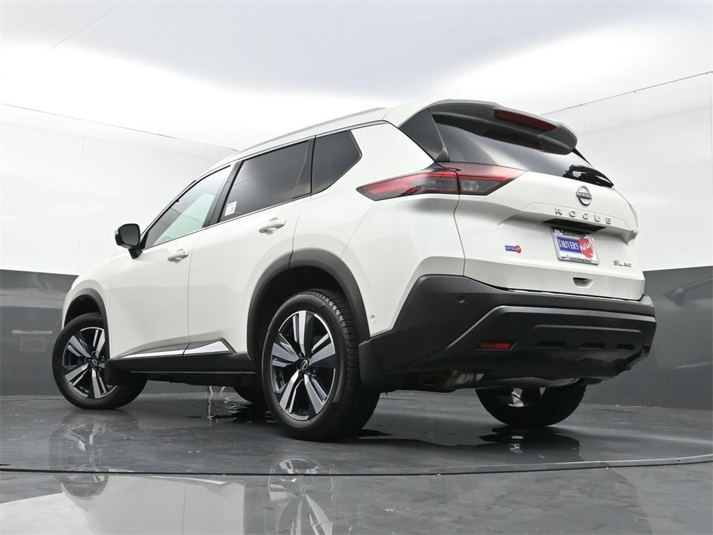 2022 Pearl White Tricoat Nissan Rogue