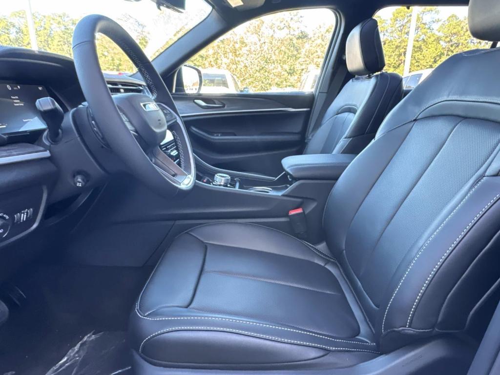 new 2025 Jeep Grand Cherokee L car, priced at $52,160