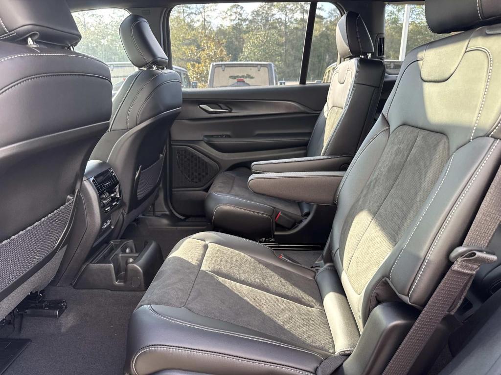 new 2025 Jeep Grand Cherokee L car, priced at $45,475