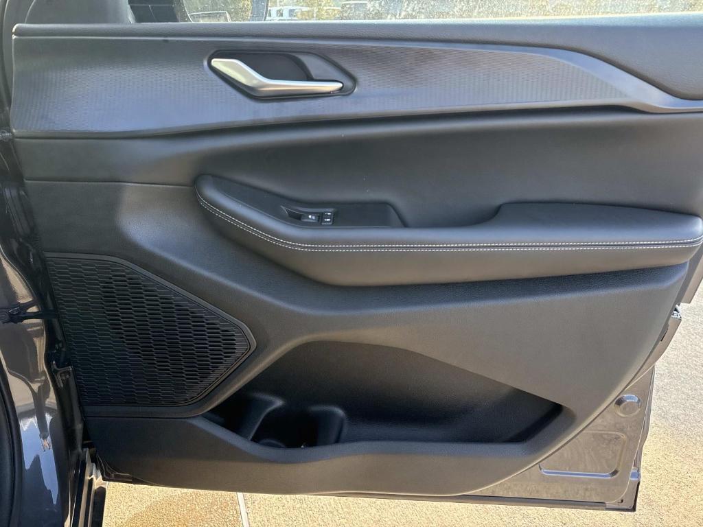 used 2024 Jeep Grand Cherokee L car, priced at $36,998