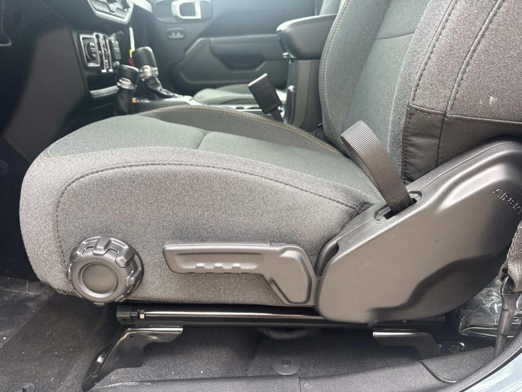 new 2026 Jeep Gladiator car, priced at $45,635