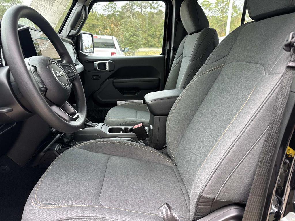 new 2026 Jeep Gladiator car, priced at $41,940