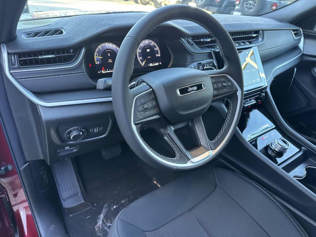 new 2025 Jeep Grand Cherokee car, priced at $36,725