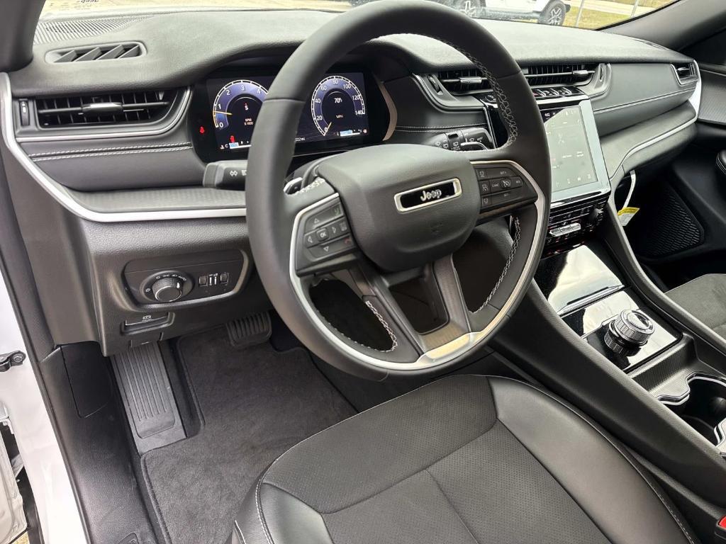 used 2024 Jeep Grand Cherokee car, priced at $37,998