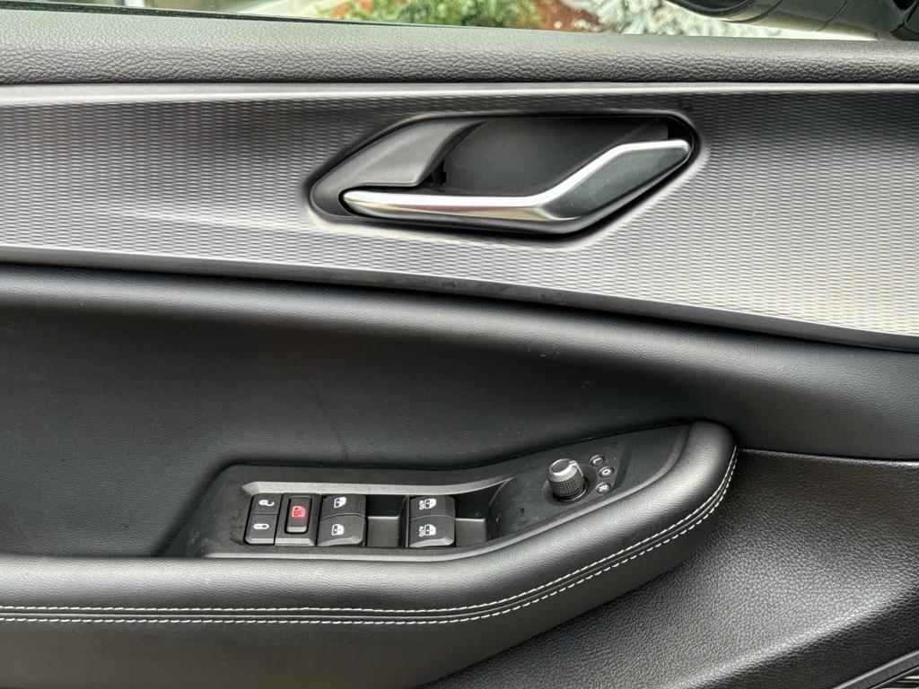 used 2024 Jeep Grand Cherokee car, priced at $37,998