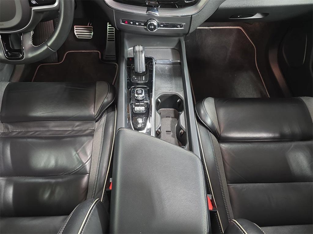 used 2021 Volvo XC60 Recharge Plug-In Hybrid car, priced at $28,990