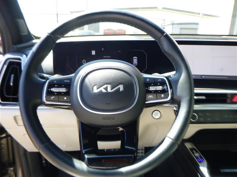 used 2025 Kia Sorento Hybrid car, priced at $36,878