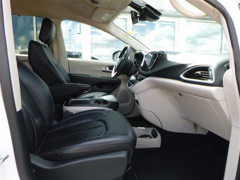 used 2023 Chrysler Pacifica car, priced at $25,081