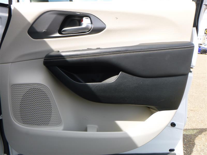 used 2023 Chrysler Pacifica car, priced at $25,081